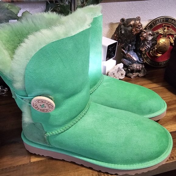 Rare UGG Australian bailey button  boot Chestnut color Everglade women's size 7 - Picture 5 of 10